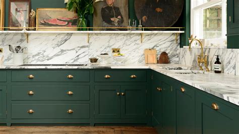 13 Kitchen Cabinet Hardware Ideas Designers Want You to Try This Year ...