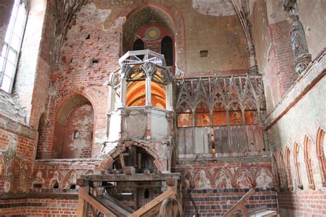 File:Malbork Castle interior (01).jpg - Citizendium