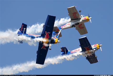 Zlin Z-50LX - The Flying Bulls Aerobatics Team | Aviation Photo ...