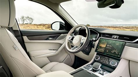 Jaguar F-PACE Hybrid Interior & Infotainment | carwow