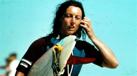 Linda Sharp: The pioneer woman surfer in a sea of men - BBC News