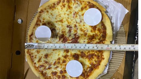 Woman Orders 10-Inch Pizza, Gets 8 Inches Instead. This Is Why We Have ...