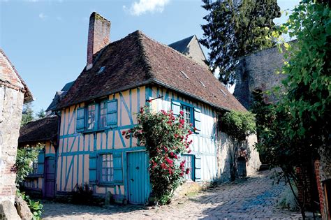 Découvrez Gerberoy (Oise), l’un des Plus Beaux Villages de France