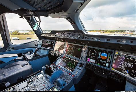 : Pesawat Airbus A350 941 . Kokpit, Pesawat, Airbus, A350 Cockpit ...