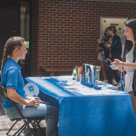 Journalism and Communications Ambassadors – UF College of Journalism ...