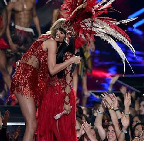 Taylor Swift and Nicki Minaj at the VMA'S August 30,2015 | Taylor swift ...