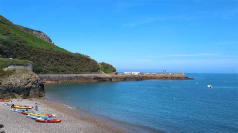 Temperature set to reach 33C in Jersey - BBC News