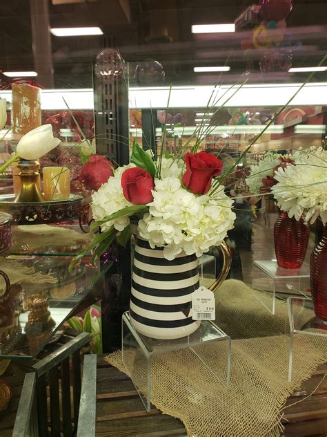 Interesting vase and design at Kroger (looked better in person)