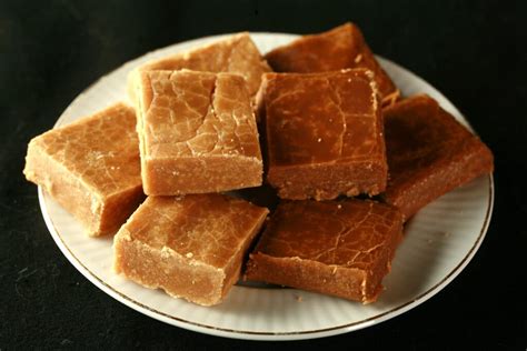 Sucre à la Crème Recipe Recipe [Traditional Quebec Fudge] - Celebration ...