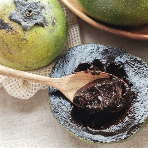 How to Eat Black Sapote Fruit (Plus Recipe Ideas)