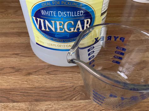 White distilled Vinegar Uses! | Cheryl's Clever Tips! | Distilled white ...