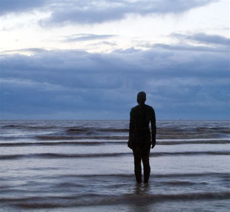 File:Antony Gormley - Another Place - Crosby Beach 02.jpg - Wikimedia ...