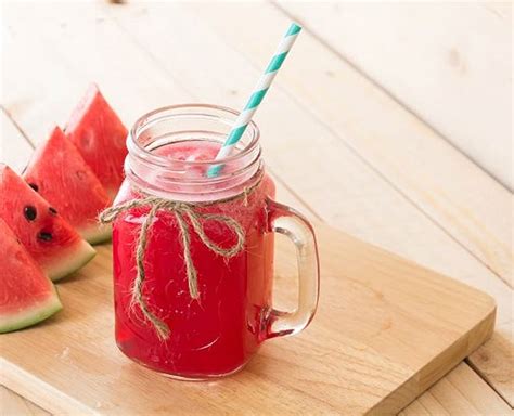 From Preventing Cancer To Helping In Digestion, Watermelon Juice Has ...