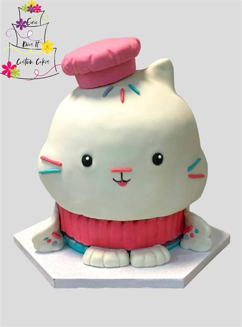 Cakey Cat Birthday Cake - Decorated Cake by Eicie Does It - CakesDecor