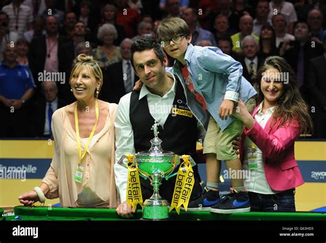 Ronnie O'Sullivan celebrates with his mother Maria (left), son Ronnie ...