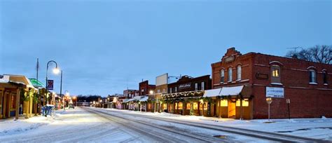 Main Street Annandale Minnesota Oak Realty | Realty, Main street usa ...