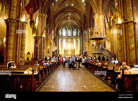 Interior matthias church matyas templom castle hill varhegy buda hi-res ...