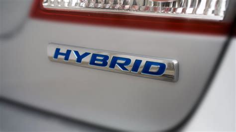 Hybrid Vs. Electric: How to Choose | Bankrate