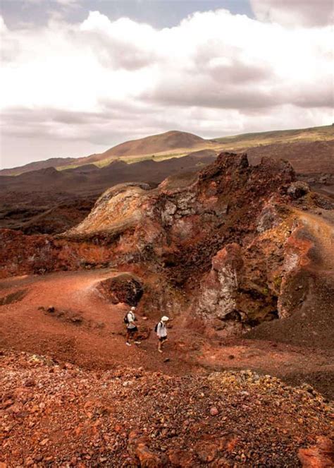 All 105 Ecuador Volcanoes: Active, Mainland, Galapagos (Charts/Map ...