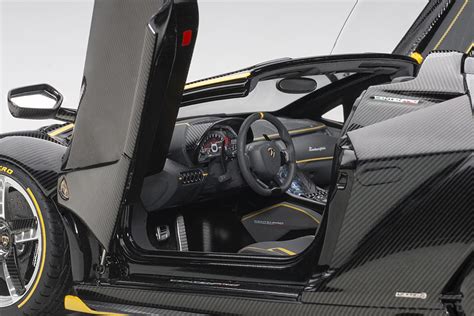 Lamborghini Centenario Roadster (Carbon) | AUTOart