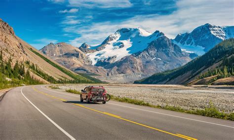 U.S.-Canada Border Crossing: What to Know - NerdWallet