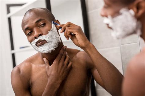 20 Shaving Tips For Men: Expert Advice For Clear Skin After A Shave