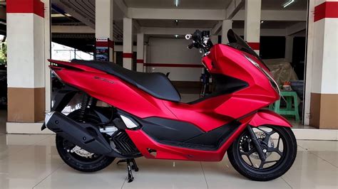 New 2022 Honda PCX 160 Candy Red Walkaround - YouTube