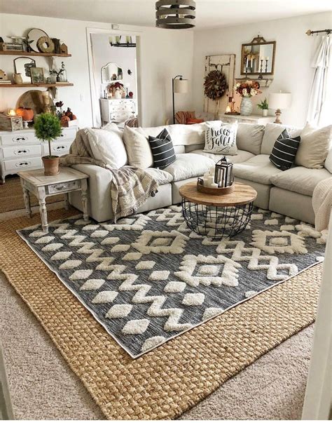 Layered Area Rugs Living Room / How To Layer Rugs Perfectly - Check ...