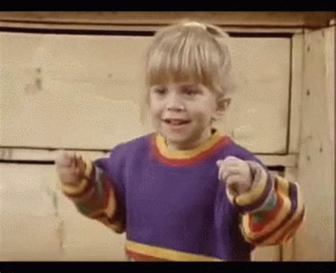 Excited Michelle Tanner GIF | GIFDB.com