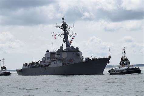 USS Farragut (DDG-99) - US Navy Destroyer | Portsmouth | Graham Tiller ...