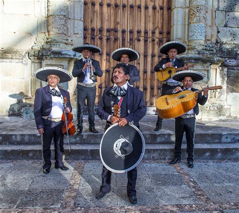 Mariachi | Mexican culture, traditional instruments, folk songs ...