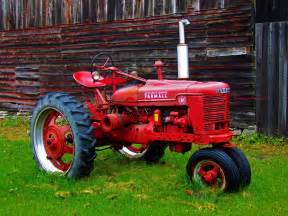 Download Tractor Vehicle Farmall Tractor HD Wallpaper