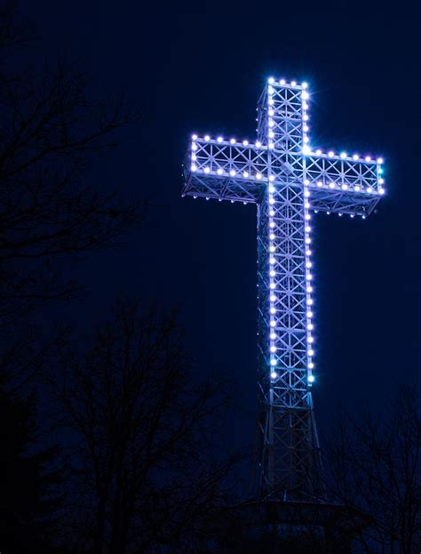 Mount Royal Cross - Montreal Photograph by Alex Papp - Fine Art America