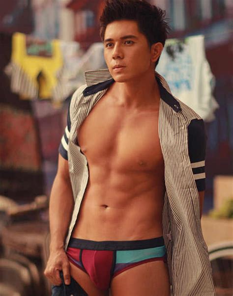 Absolutely Men: Absolutely hot: Paulo Avelino