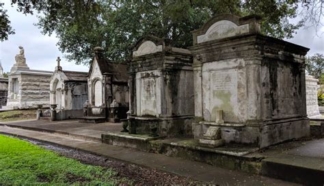 Metairie Cemetery Is One Of Louisiana's Spookiest Cemeteries