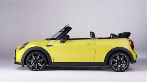 Next Electric Mini Cooper Will Get Convertible Body Style In 2025