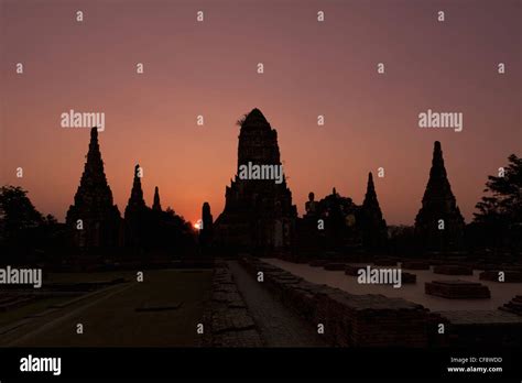 Wat Chaiwatthanaram temple at sunset, Ayutthaya, Thailand Stock Photo ...