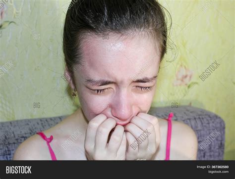 Teenage Girl Crying Image & Photo (Free Trial) | Bigstock