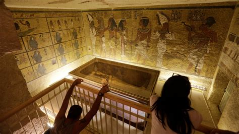 Hints in Search for Nefertiti Are Found in Tutankhamen’s Tomb - The New ...