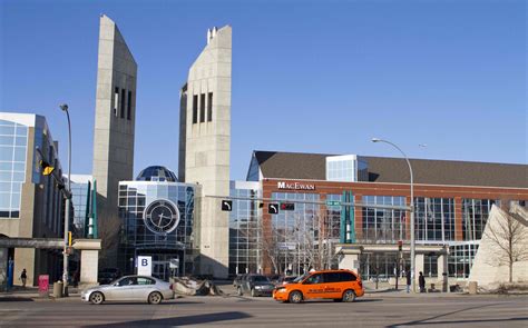 TRƯỜNG ĐẠI HỌC MACEWAN UNIVERSITY