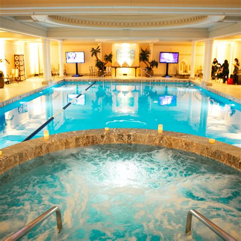 Chicago's top kid-friendly hotel pools | Choose Chicago