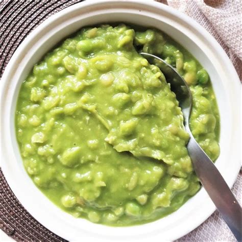 Traditional British Mushy Peas - made with marrowfat peas - Foodle Club