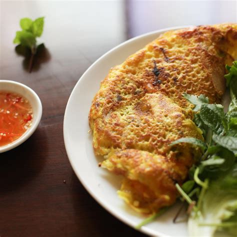 Bánh Xèo Recipe (Crispy Vietnamese Crepes) - Hungry Huy