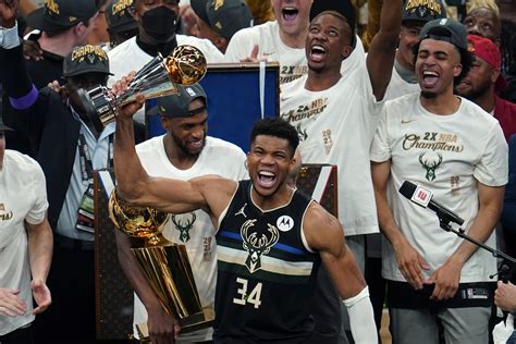 Milwaukee Bucks win NBA Finals to end 50-year title drought | Daily Sabah