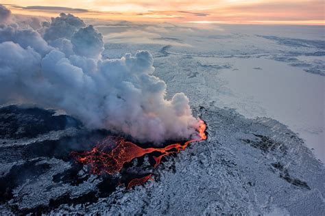 Iceland, a Volcanic Hotspot - Tiplr