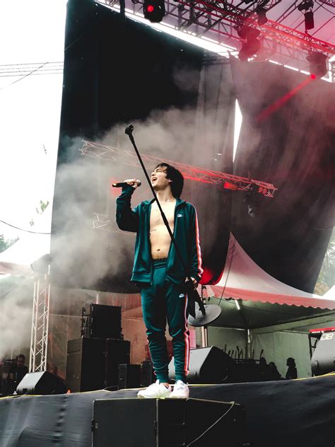 watching Joji live for the first time was an incredible experience : r ...