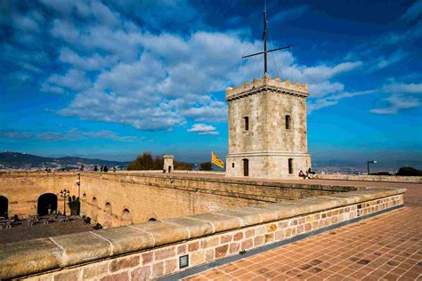 Free entrance to the Castle of Montjuïc on the first Sunday of the ...