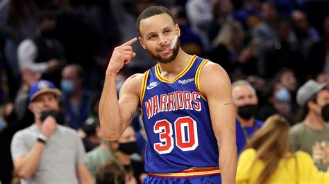 Warriors' Stephen Curry becomes first-ever to hit 3,000 career 3 ...