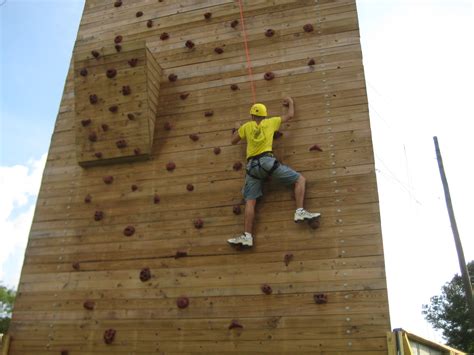 outdoor-climbing-wall | The Soshal Network