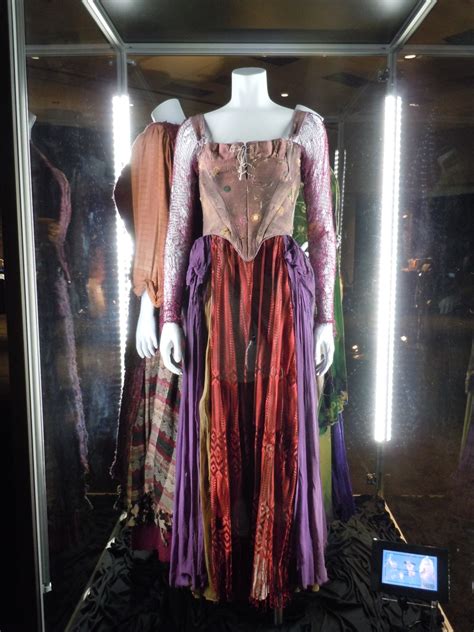 Hollywood Movie Costumes and Props: Hocus Pocus movie costumes and ...